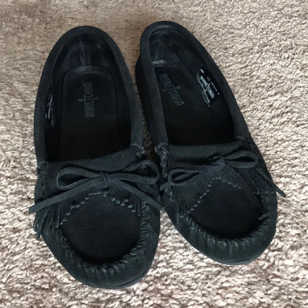 Minnetonka Black Moccasins Size 9.5
